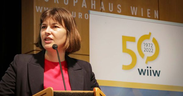 Daria Kaleniuk delivering a speech at the wiiw anniversary Spring Seminar 2023
